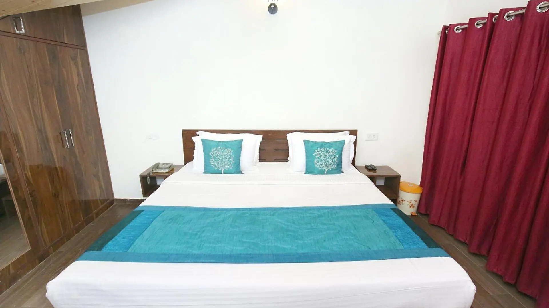 ***  Oyo Hotel Sai Stay Inn Shimla India